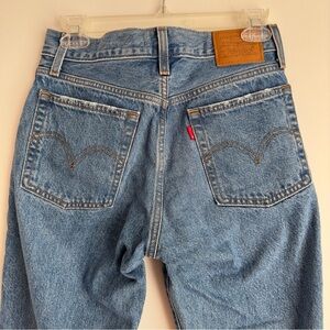 Levi’s Premium Wedgie Straight Leg High Rise Button Fly Jeans 26